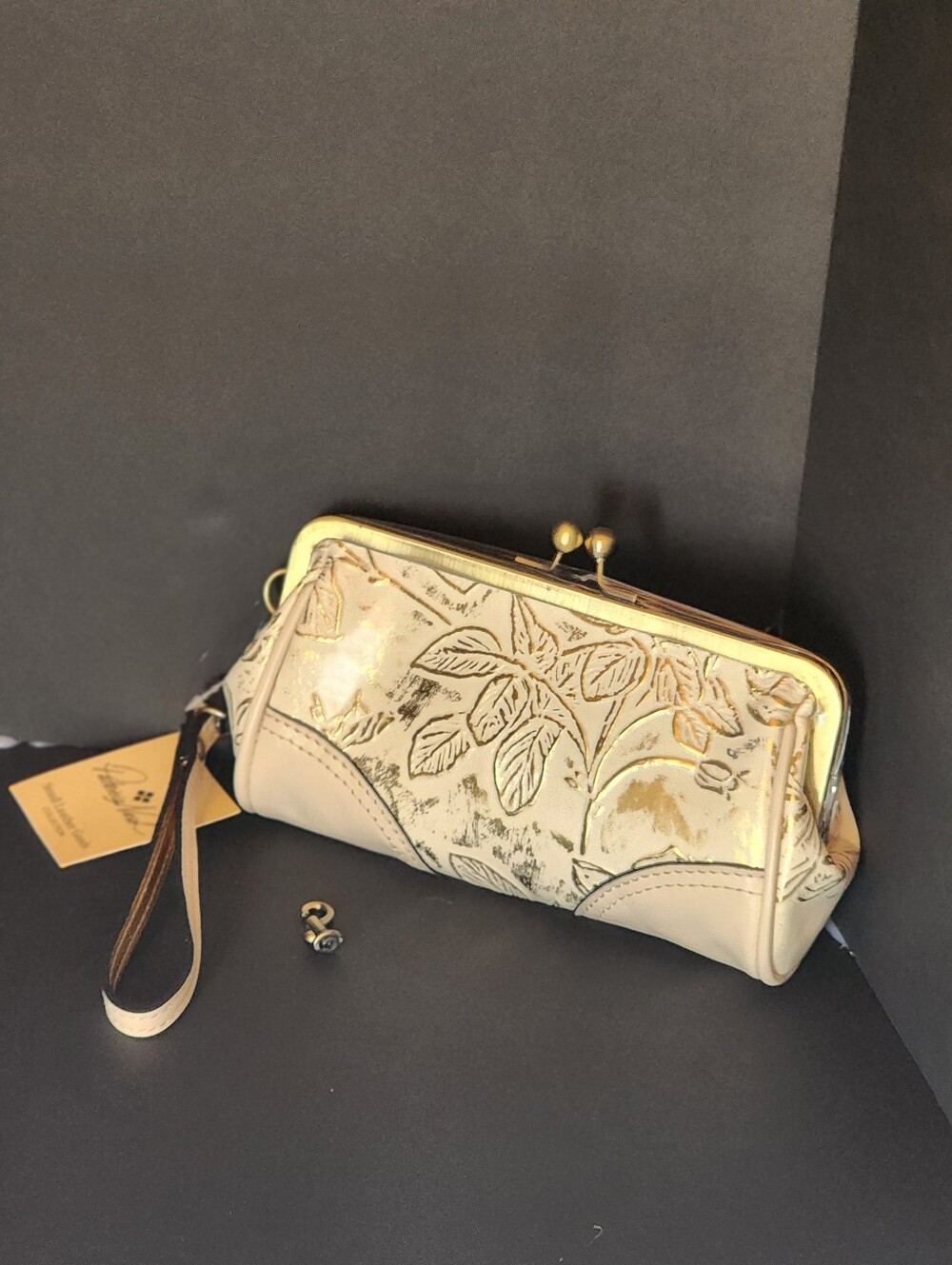 Patricia Nash Wristlet/Clutch NWT (Flawed)